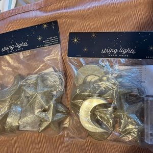 2packages stars and moons. 8 led light total 3.5ft string. Battery operated 2AA